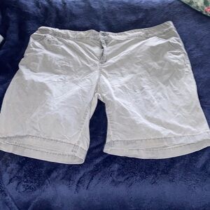GRAY CHINO SHORTS Lane Bryant Faded  Bermuda Walking Plus Size